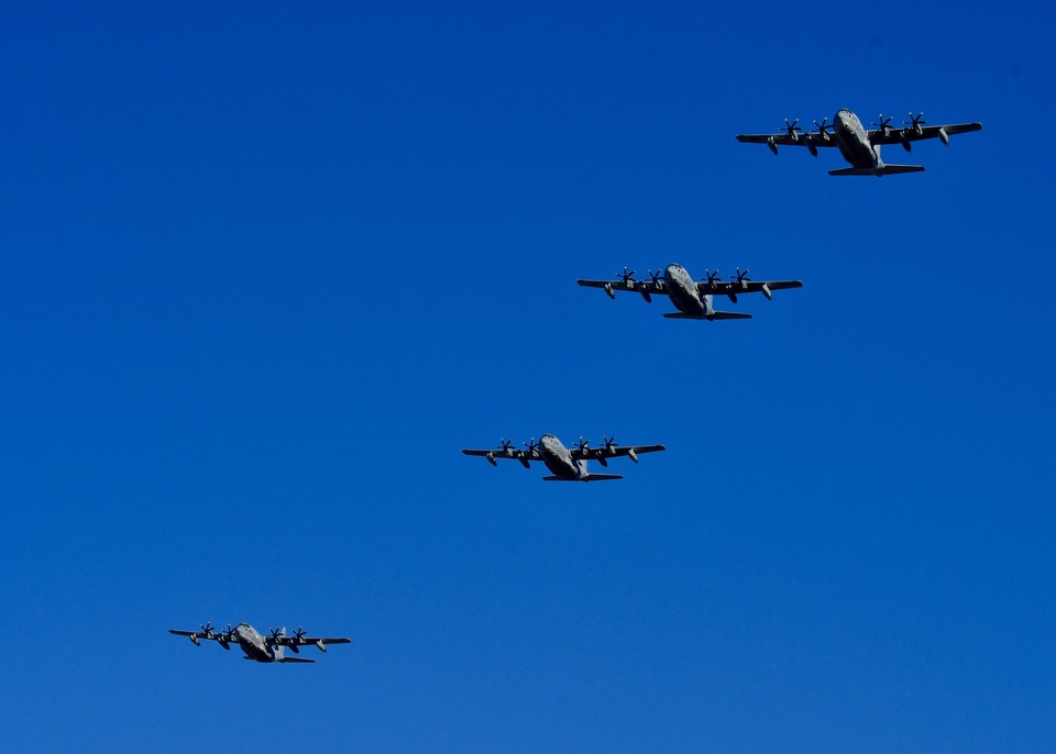 주일미해병대, KC-130J 공중급유수송기 4대 오산전개