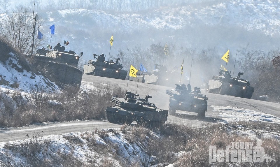 공세행동 임무를 부여받은 17사단 장병들이 제병협동 전력을 통합하여 적 부대 격멸에 나서고 있다.(사진:육군)